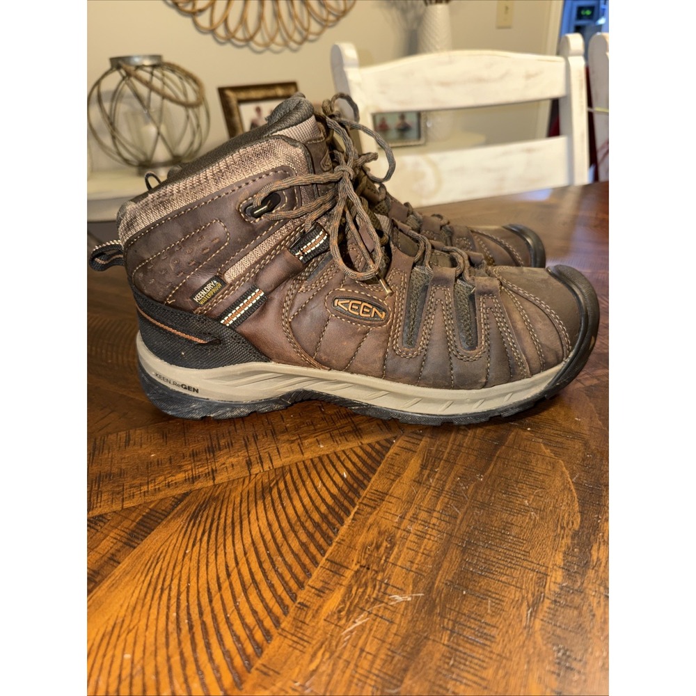 Keen Voyageur Men's 10.5EE Mid Hiking Boots Shoes Brown Leather Lace Up